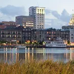 Victoria\'S On Lincoln